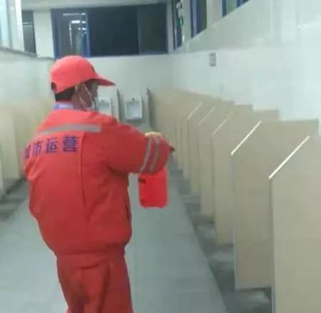 防控再升級 上海公交、出租、高速力求實(shí)現(xiàn)“零感染”